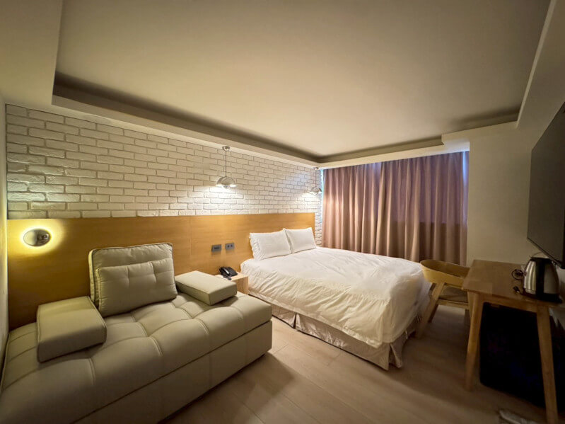 Comfort Double Room (Double Bed + Double Sofa)