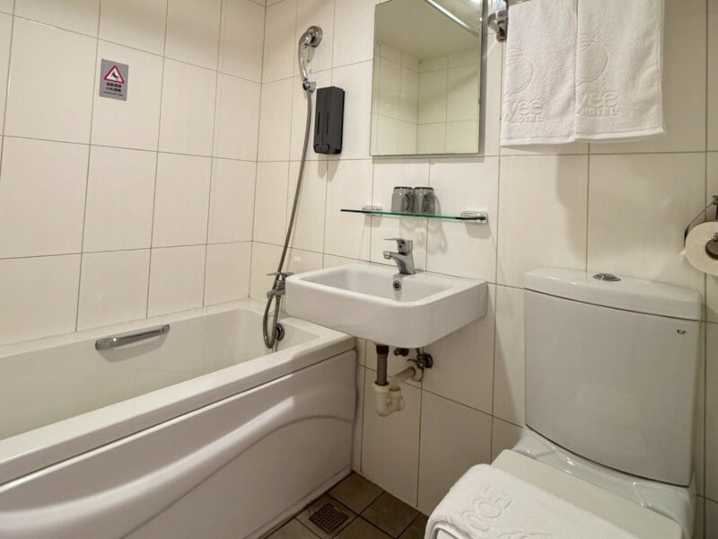 Comfort Double Room (Double Bed + Single Sofa)