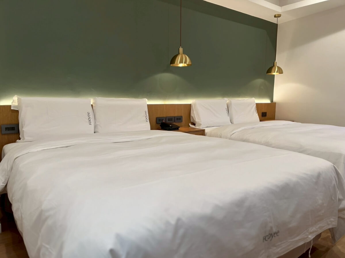 quadruple-room