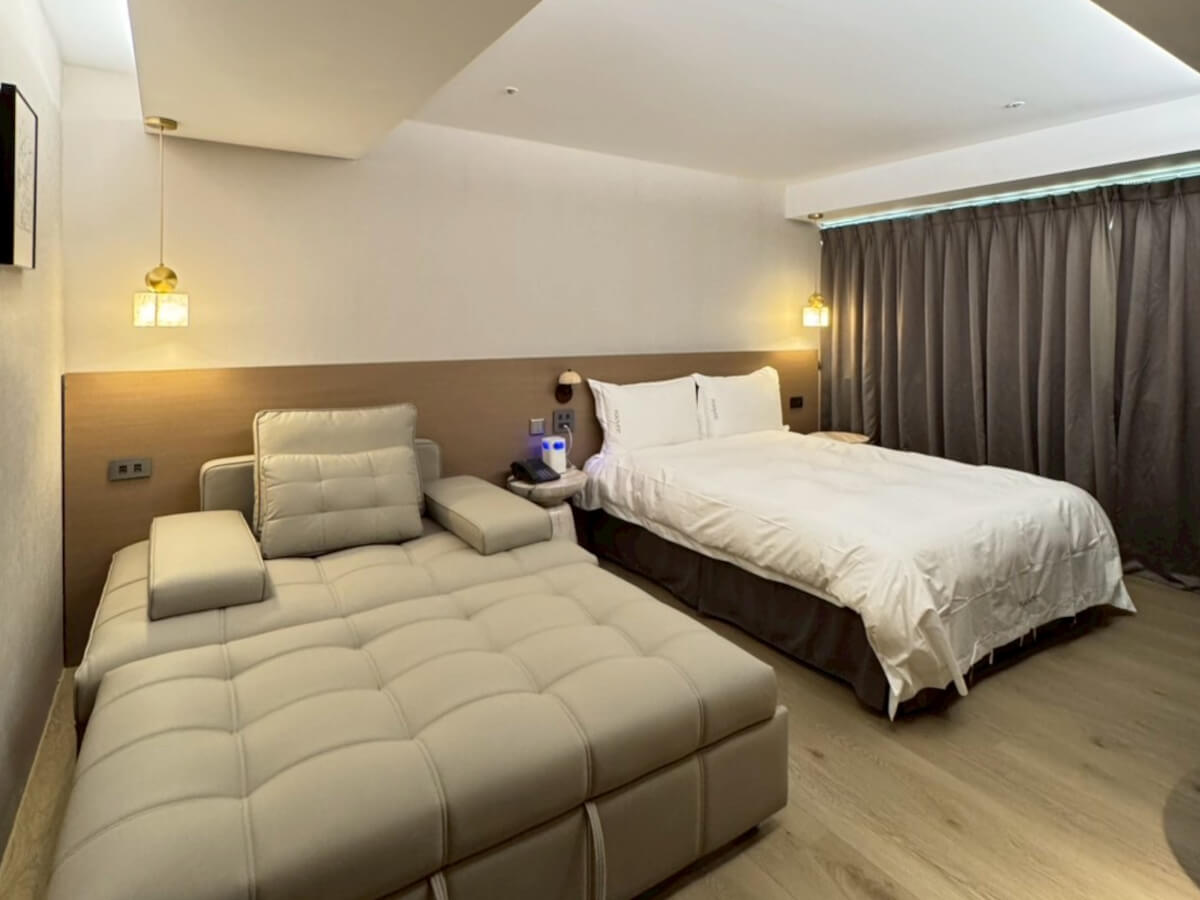 Quad Family Sofa-Bed Room (Double Bed + Double Sofa Bed)