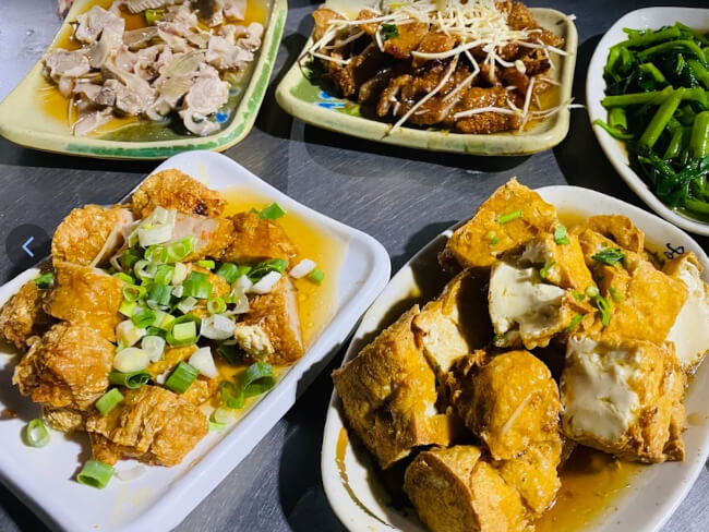 Wanjia Black & White Cuts