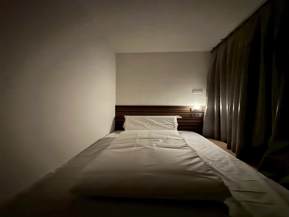 6-person girls' dormitory
