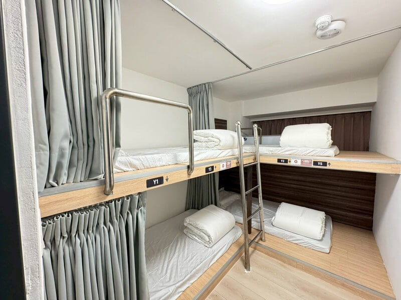 4-person mixed dormitory