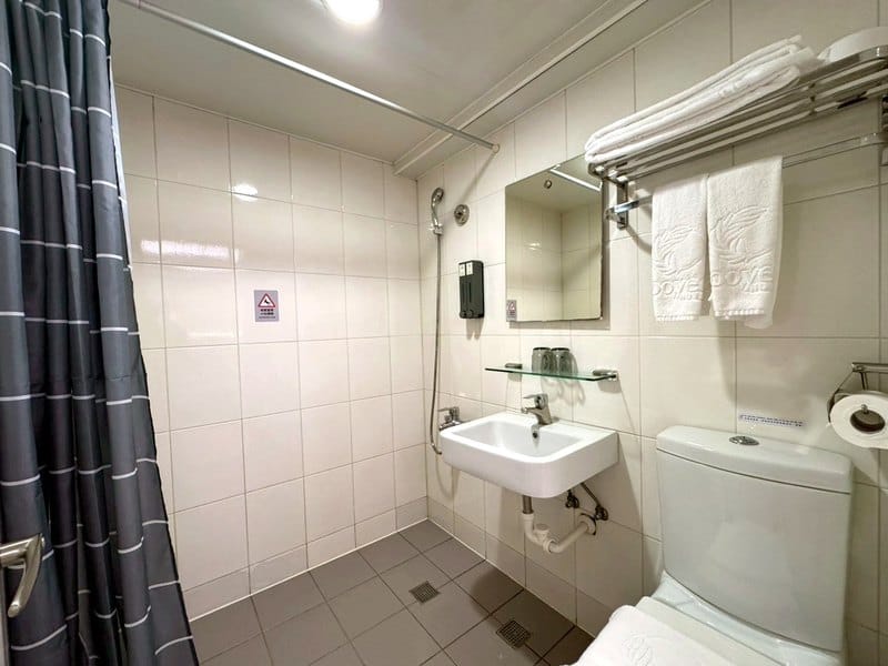 Comfortable double room (double bed + single sofa chair)